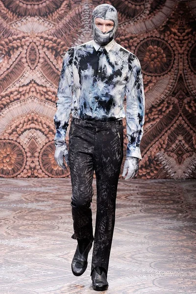 Look 24